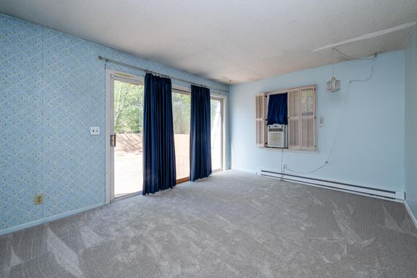 Empty room, Interior, Pendant Lights