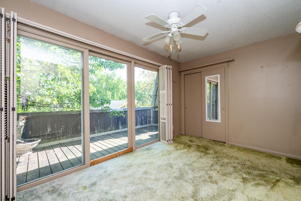 Empty room, Interior, Sun Room