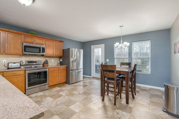 Chandelier, Dining room, Interior, Kitchen, Stainless Steel Appliances