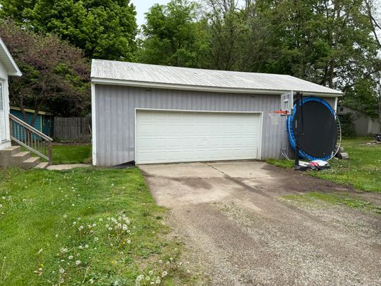 Detached Garage, Exterior