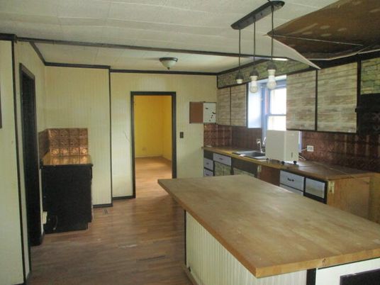 Interior, Kitchen, Pendant Lights, Wood Texture Flooring