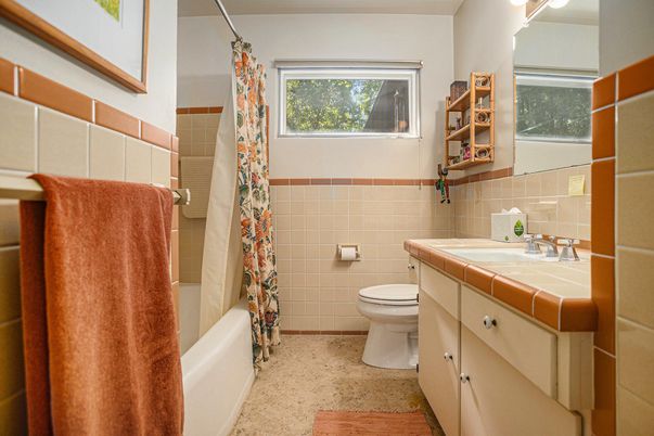 Bathroom, Interior, Tile Countertops