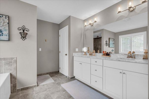Bathroom, Dual Sink Vanities, Interior