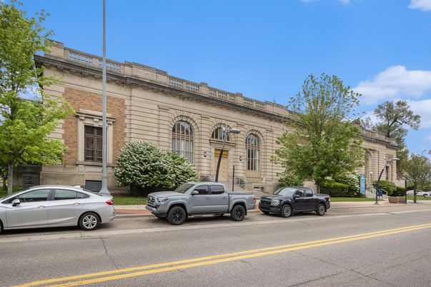 Exterior, Facade, Rowhouse