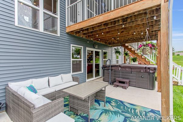 Exterior, Hot Tub
