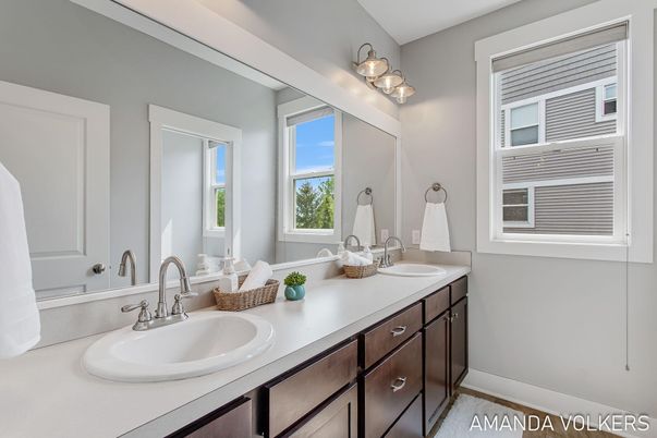 Bathroom, Dual Sink Vanities, Interior