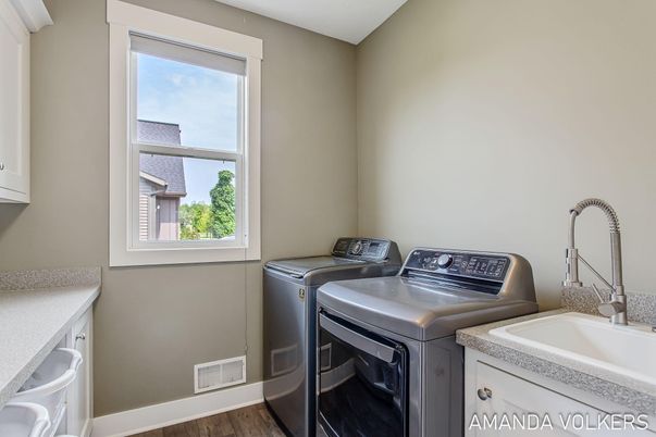 Interior, Washer, Wood Texture Flooring