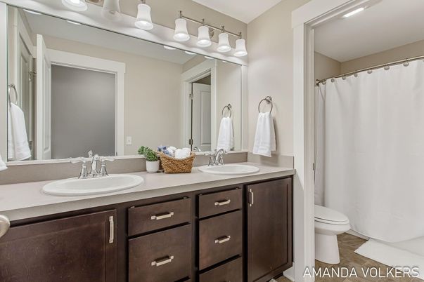 Bathroom, Dual Sink Vanities, Interior