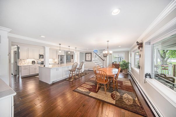 Chandelier, Dining room, Interior, Kitchen, Pendant Lights, Recessed Lighting, Wood Texture Flooring