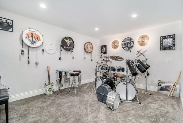 Fitness Equipment, Interior, Recessed Lighting