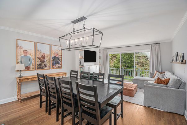 Chandelier, Dining room, Interior, Living room, Pendant Lights, Wood Texture Flooring