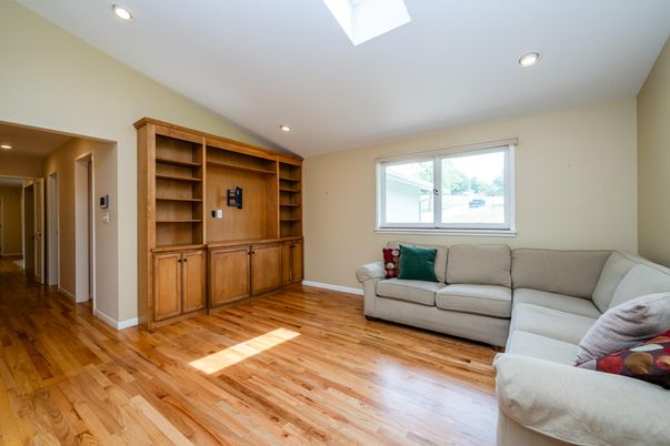 Interior, Living room, Recessed Lighting, Wood Texture Flooring