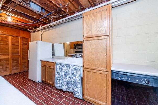 Interior, Kitchen, Stone Walls, Washer