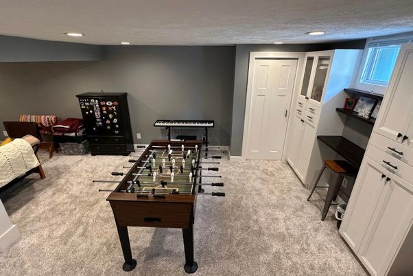Game Room, Interior, Recessed Lighting