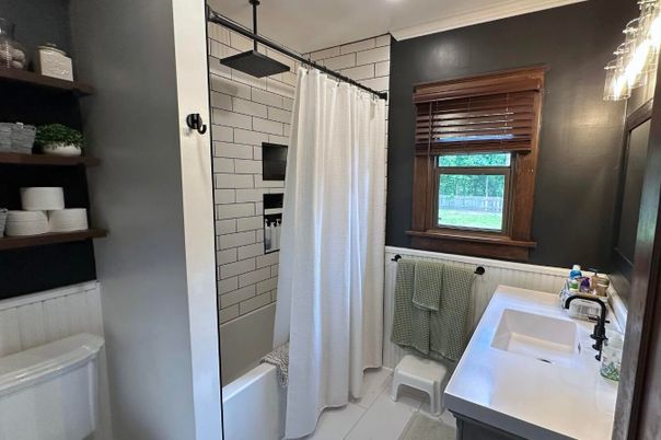 Bathroom, Interior, Recessed Lighting