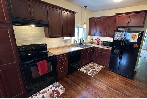 Interior, Kitchen, Pendant Lights, Wood Texture Flooring