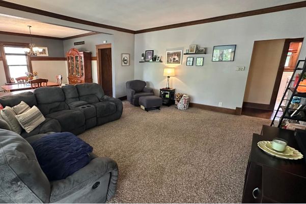 Chandelier, Dining room, Interior, Living room