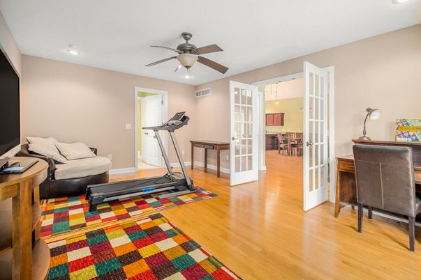 Fitness Equipment, Interior, Recessed Lighting, Wood Texture Flooring