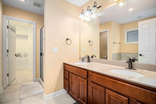 Bathroom, Dual Sink Vanities, Interior, Recessed Lighting