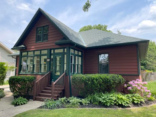 Exterior, Facade, Queen Anne Victorian