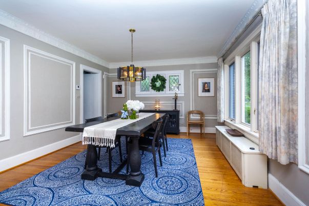 Chandelier, Dining room, Fireplace, Interior, Pendant Lights, Wood Texture Flooring