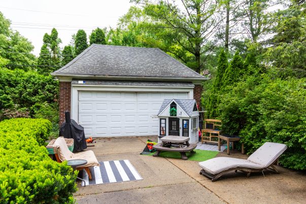 Detached Garage, Exterior