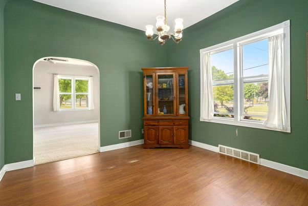 Chandelier, Empty room, Interior, Wood Texture Flooring