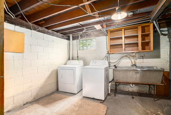 Interior, Stone Walls, Washer, Wooden Beams