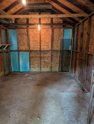 Empty room, Interior, Wooden Beams