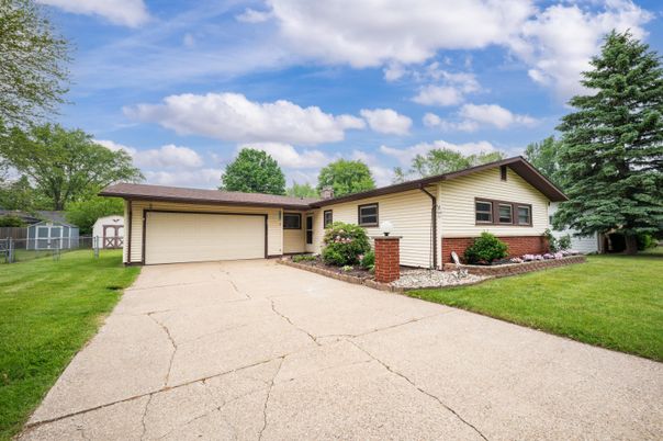 Attached, Exterior, Facade, Brick Facade, Ranch