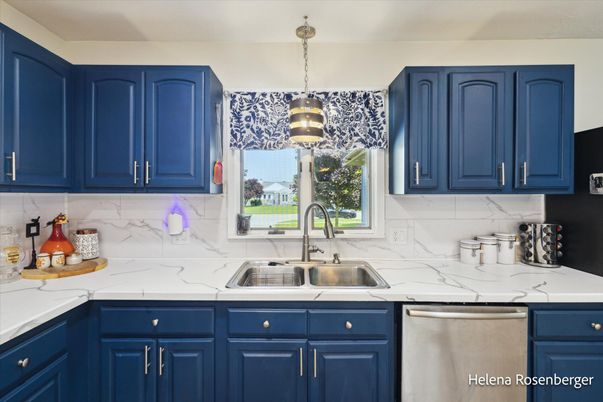 Interior, Kitchen, Pendant Lights, Stainless Steel Appliances