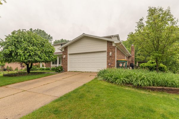Attached, Exterior, Facade, Brick Facade, Ranch