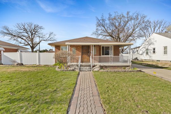Backyard, Exterior, Facade, Brick Facade, Split Level