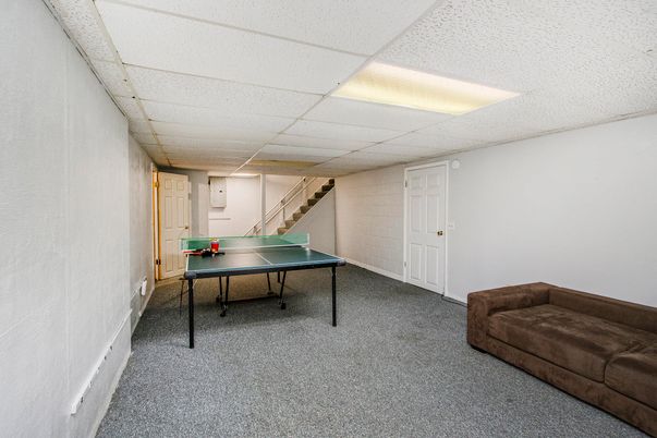 Game Room, Interior