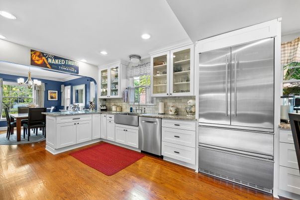 Dining room, Interior, Kitchen, Recessed Lighting, Stainless Steel Appliances, Wood Texture Flooring