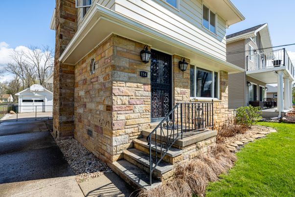 Detached Garage, Exterior