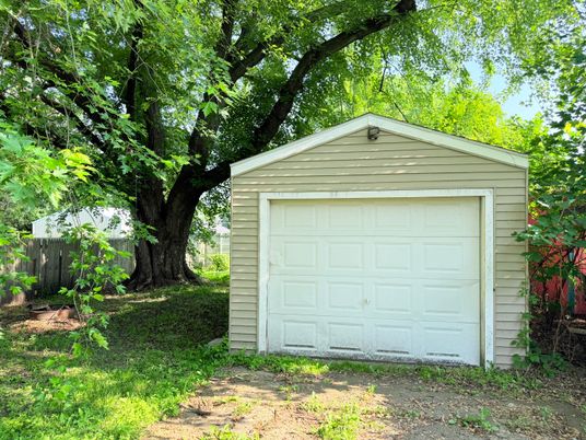 Detached Garage, Exterior