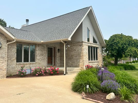 Exterior, Facade, Brick Facade, Ranch