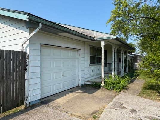 Detached Garage, Exterior