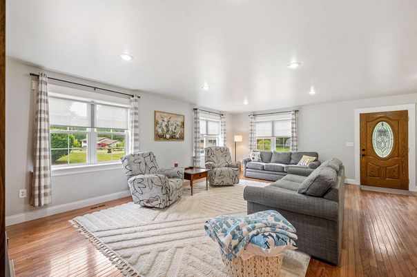 Interior, Living room, Recessed Lighting, Wood Texture Flooring