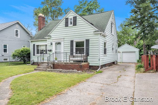 Backyard, Detached Garage, Exterior, Facade, Cape Cod