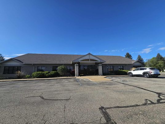Attached, Exterior, Facade, Ranch