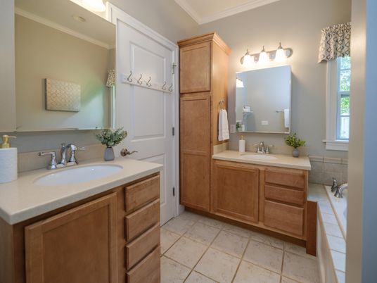 Bathroom, Dual Sink Vanities, Interior