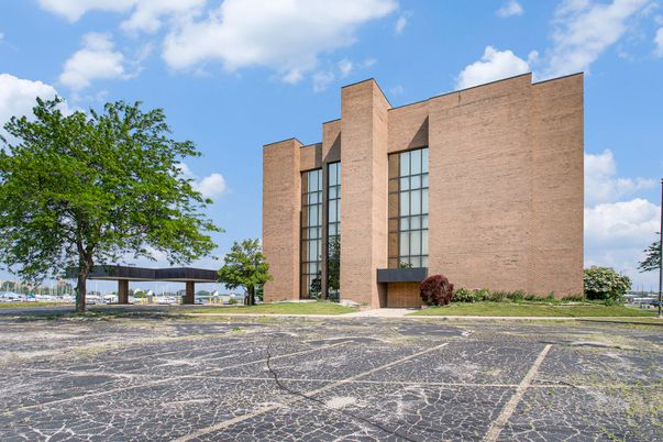 Exterior, Facade, Highrise