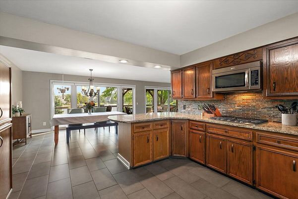 Chandelier, Dining room, Interior, Kitchen, Recessed Lighting