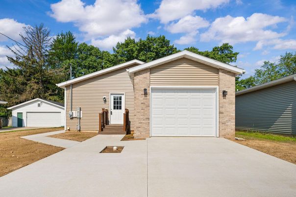 Detached Garage, Exterior