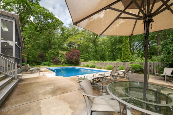Exterior, Pool
