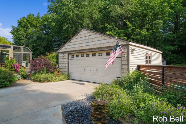Detached Garage, Exterior
