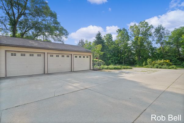 Detached Garage, Exterior