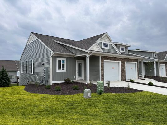 Attached, Exterior, Facade, Cape Cod